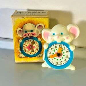 Avon Vintage Minute Mouse Child’s Pin with Clock in original box